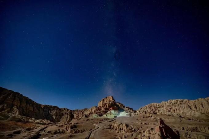 探索饭圈集资量力而行!该如何理智、正确追星?