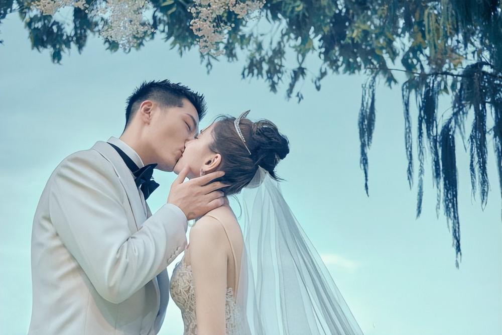 亿邦国际盘中异动 下午盘急速下挫5.09%报9.50美元