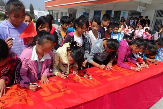 女朋友出来约会打扮得很随便代表什么?游戏画面